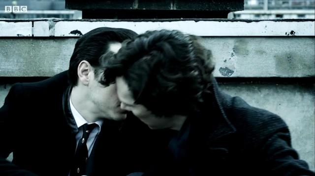 Sherlock Moriarty kiss